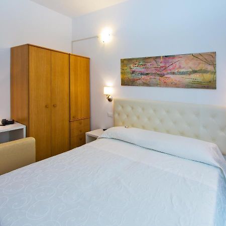 Hotel Maine Finale Ligure Exterior photo
