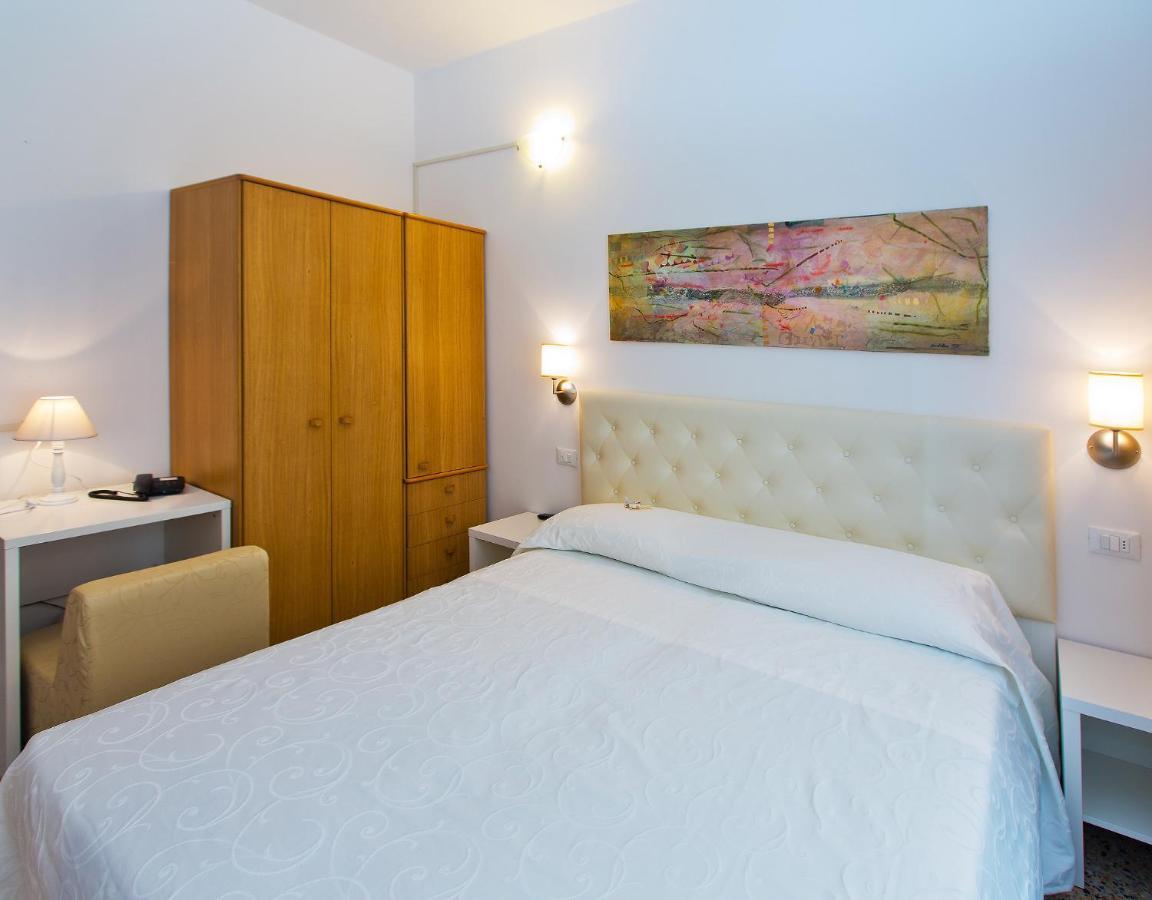 Hotel Maine Finale Ligure Exterior photo
