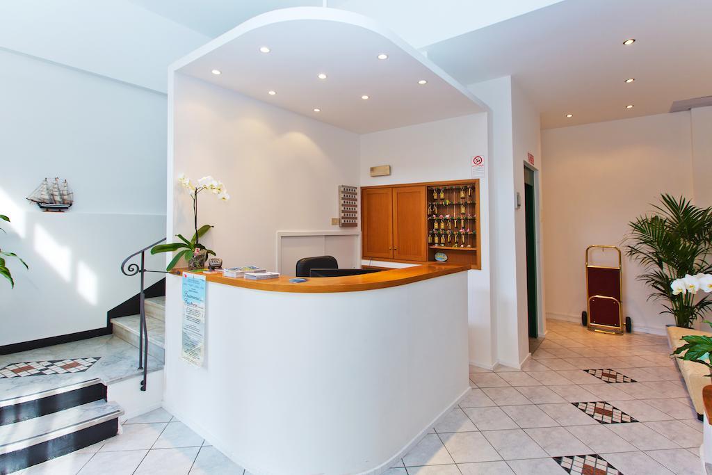 Hotel Maine Finale Ligure Exterior photo