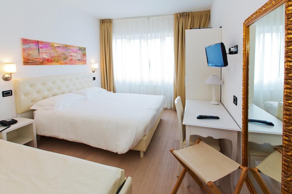 Hotel Maine Finale Ligure Exterior photo